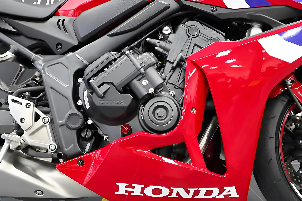 Used 2024 Honda Cbr 650 R Sports Pack Red - Interior and Exterior details 8