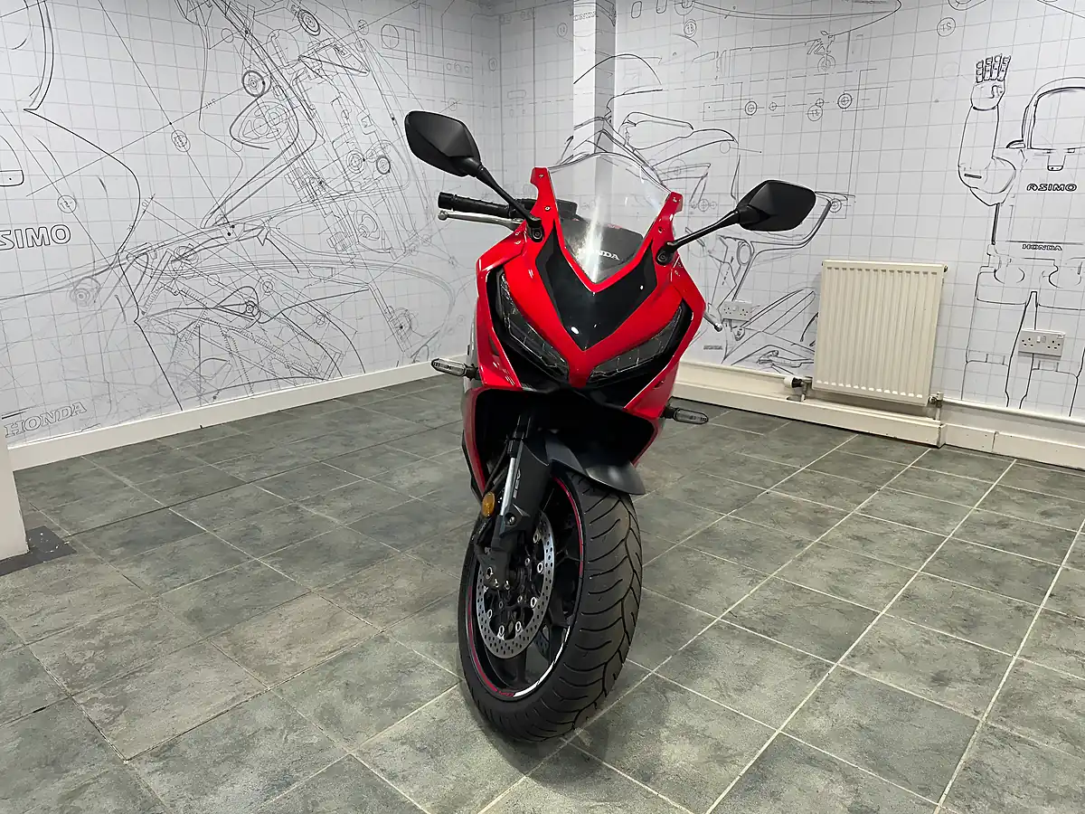 Used 2024 Honda Cbr 650R Red - Interior and Exterior details 6