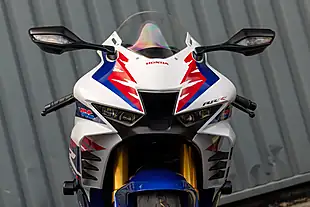 Used 2024 Honda CBR1000RR-R Fireblade Sp 30th Anniversary Pearl Glare White - Interior and Exterior details 3