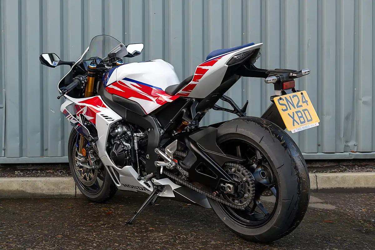 Used 2024 Honda CBR1000RR-R Fireblade Sp 30th Anniversary Pearl Glare White - Interior and Exterior details 7