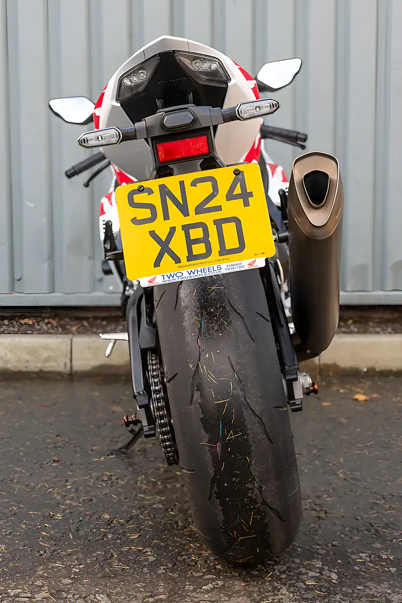 Used 2024 Honda CBR1000RR-R Fireblade Sp 30th Anniversary Pearl Glare White - Interior and Exterior details 8