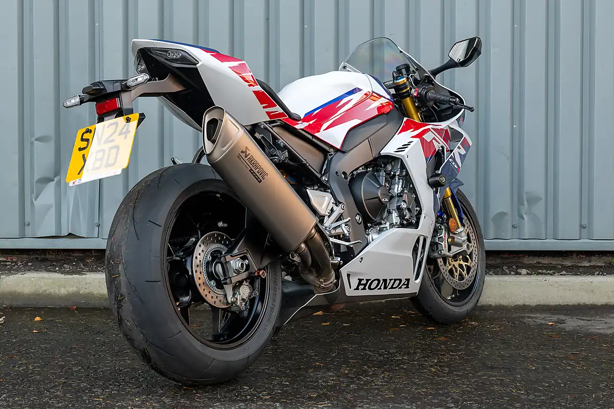 Used 2024 Honda CBR1000RR-R Fireblade Sp 30th Anniversary Pearl Glare White - Interior and Exterior details 9