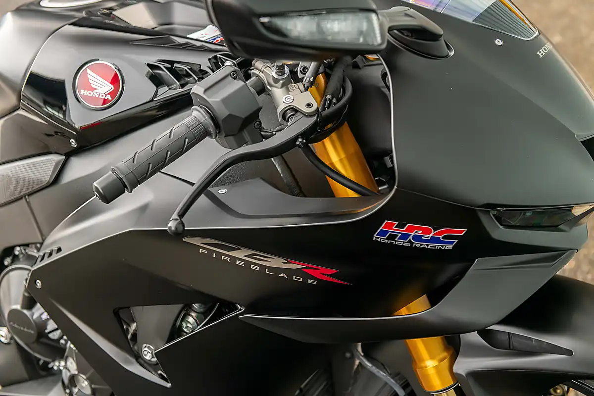 Used 2024 Honda CBR1000RR-R Fireblade Sp Matte Pearl Morion Black - Interior and Exterior details 12