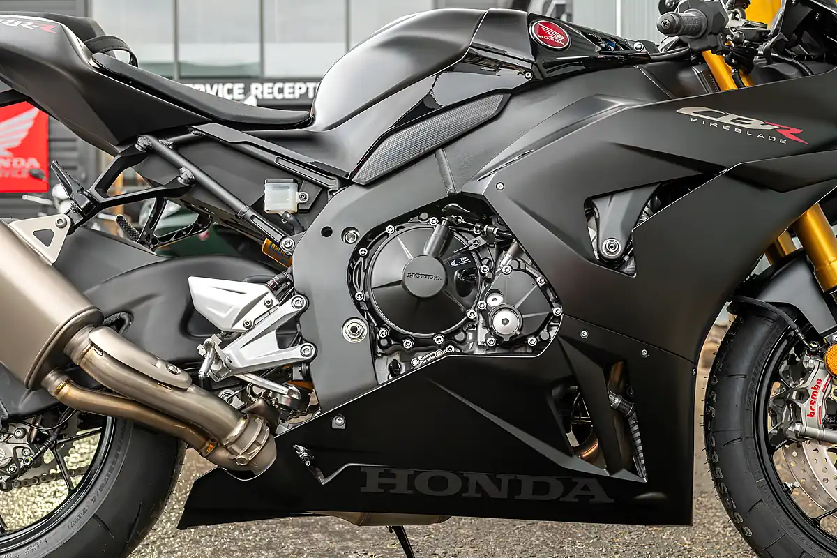 Used 2024 Honda CBR1000RR-R Fireblade Sp Matte Pearl Morion Black - Interior and Exterior details 9