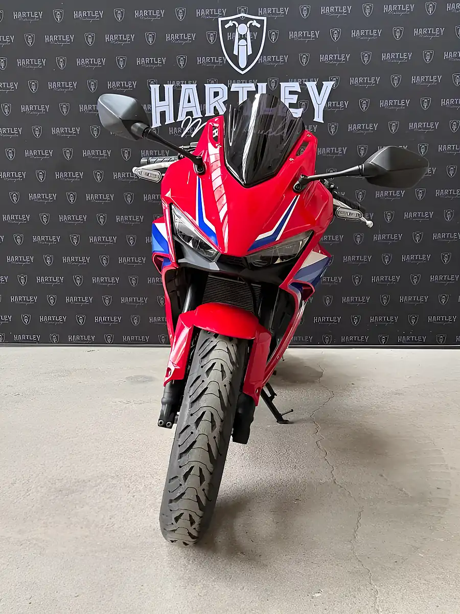Used 2024 Honda CBR500R Red - Interior and Exterior details 4