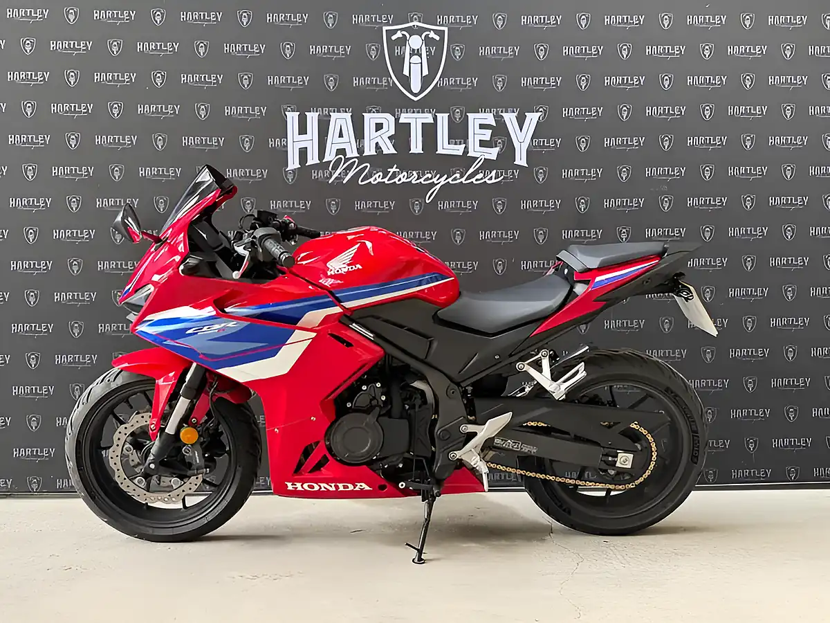 Used 2024 Honda CBR500R Red - Interior and Exterior details 5