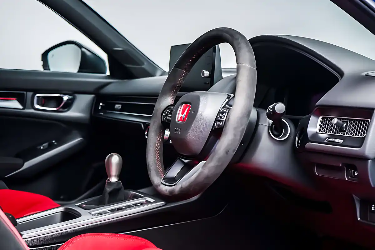 Used 2024 Honda Civic Type R Racing Blue Pearl - Interior and Exterior details 9