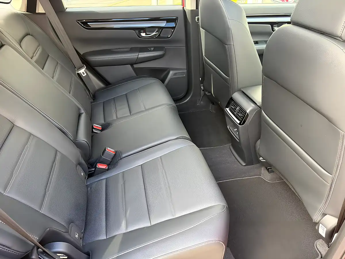Used 2024 Honda Cr-V Elegance Red - Interior and Exterior details 10