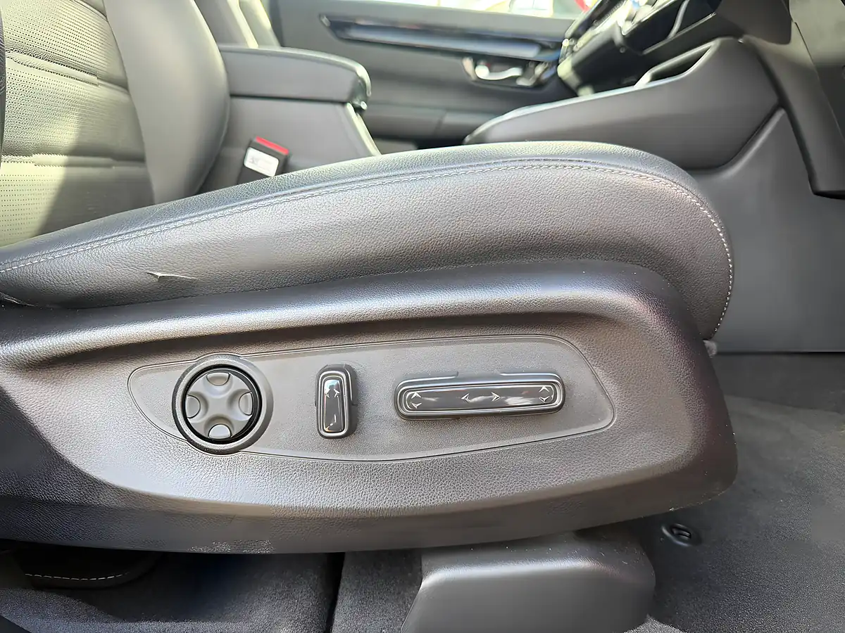 Used 2024 Honda Cr-V Elegance Red - Interior and Exterior details 15
