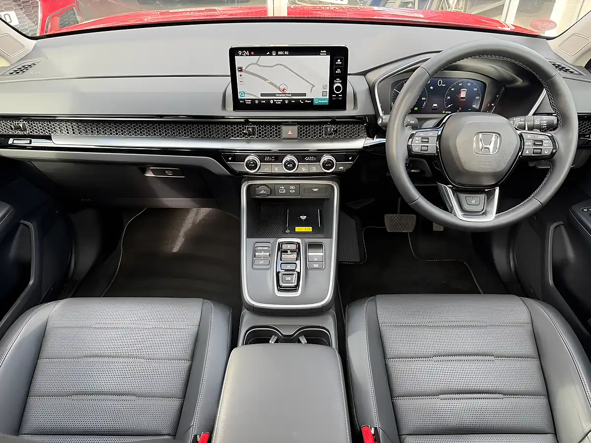 Used 2024 Honda Cr-V Elegance Red - Interior and Exterior details 6
