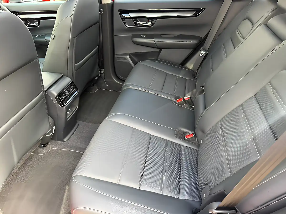 Used 2024 Honda Cr-V Elegance Red - Interior and Exterior details 8