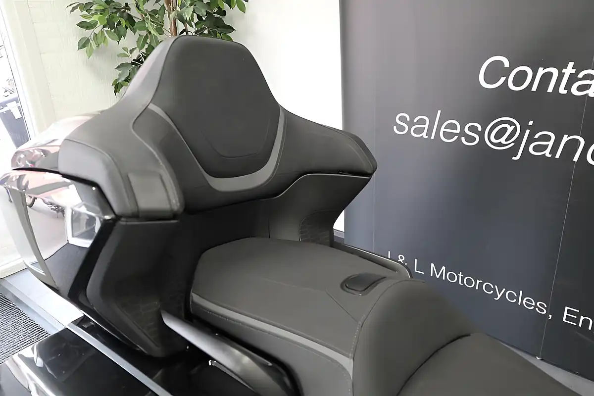 Used 2024 Honda Gl 1800 N Tour Black - Interior and Exterior details 17