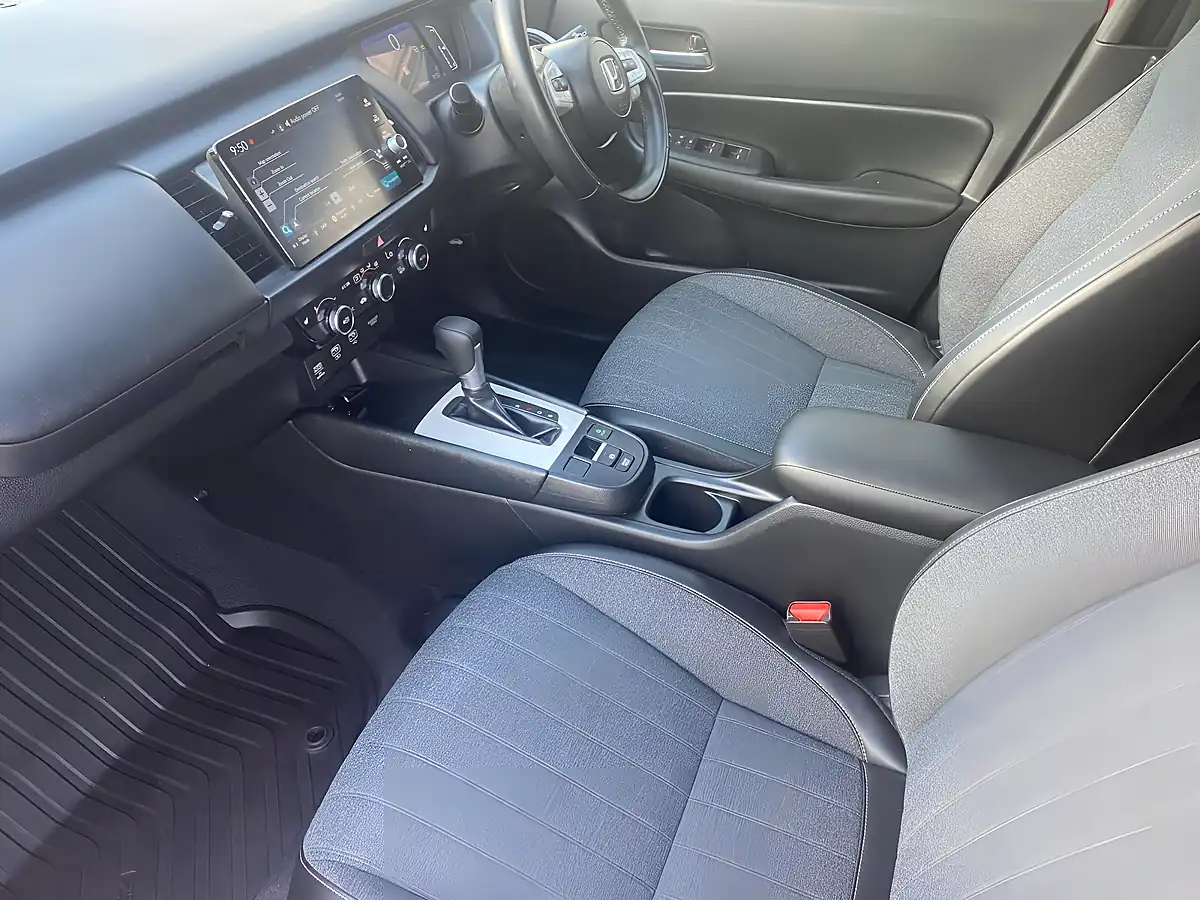 Used 2024 Honda Jazz Advance Red - Interior and Exterior details 18