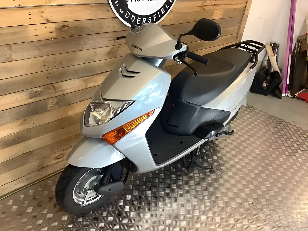Used 2024 Honda Lead - Interior and Exterior details 3