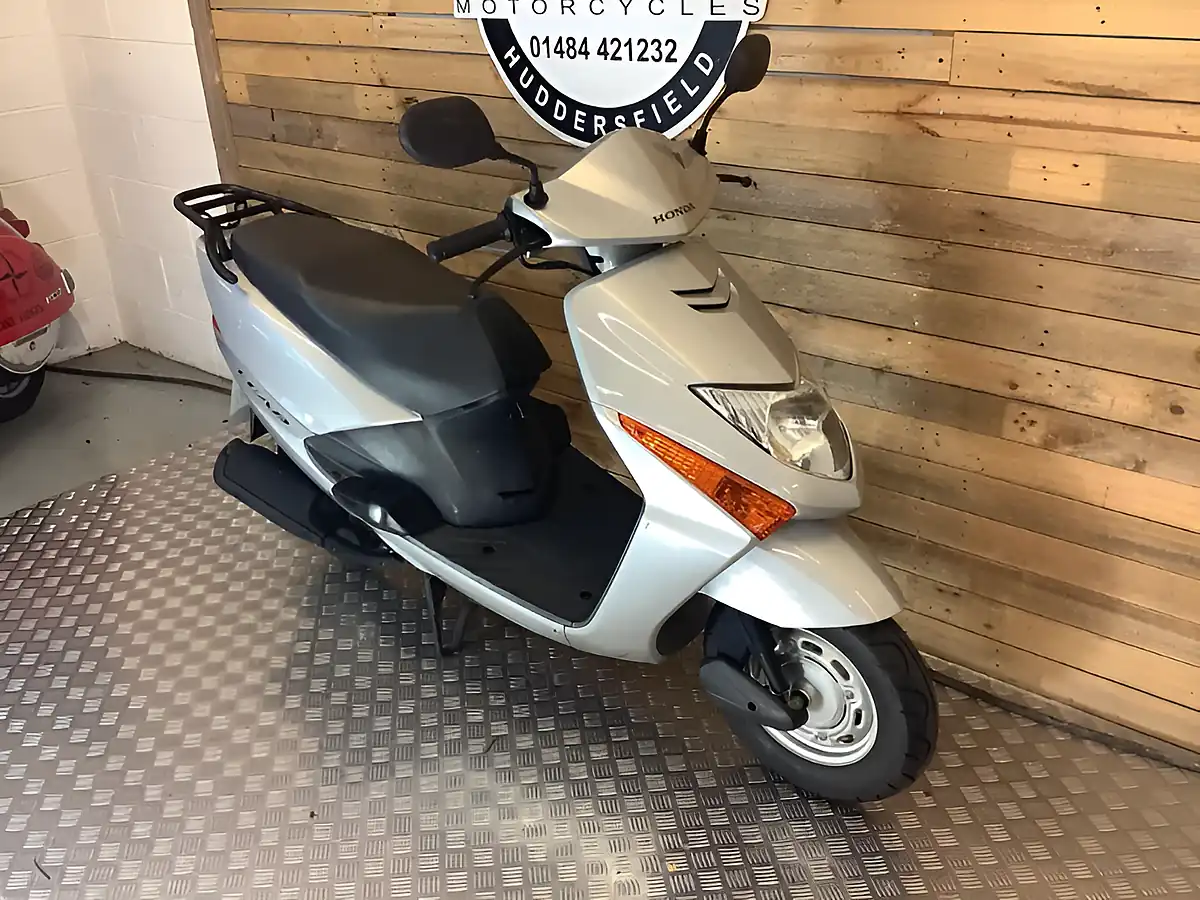 Used 2024 Honda Lead - Interior and Exterior details 5