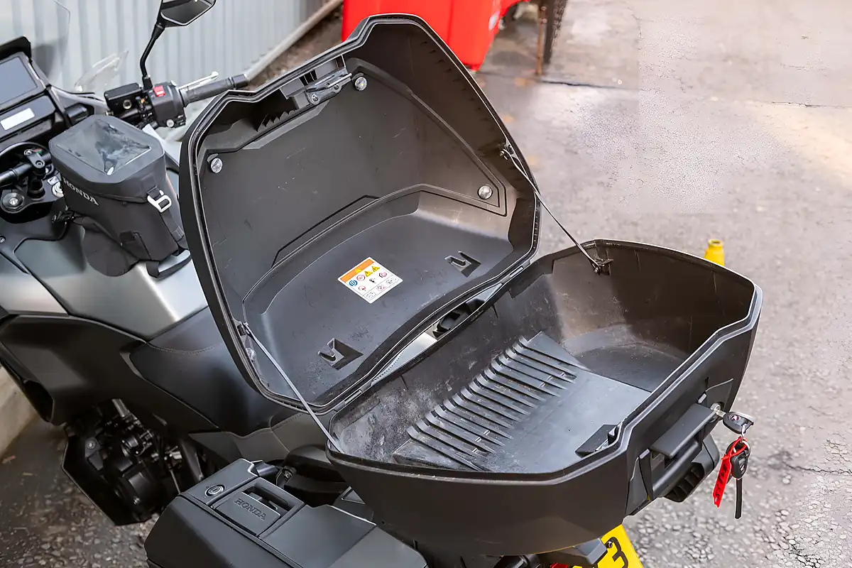 Used 2024 Honda NT1100 Grey - Interior and Exterior details 18