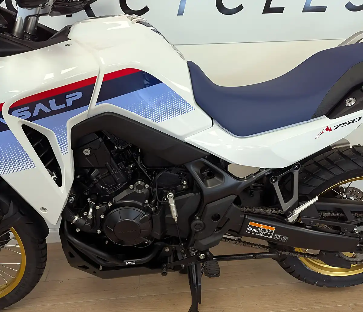 Used 2024 Honda XL750 Transalp 750 White - Interior and Exterior details 9