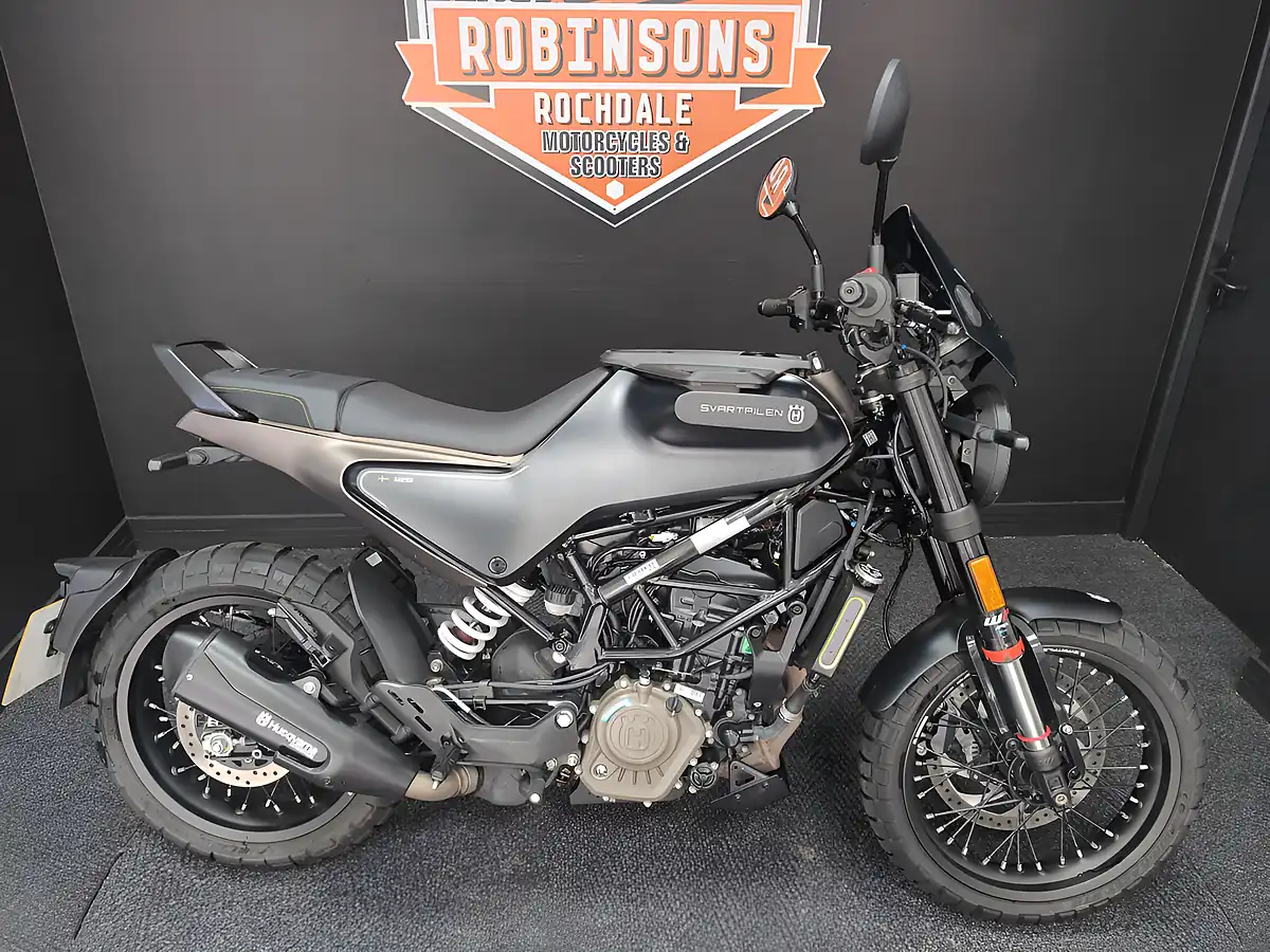 Used 2024 Husqvarna Svartpilen Arrow Black - Interior and Exterior details 4