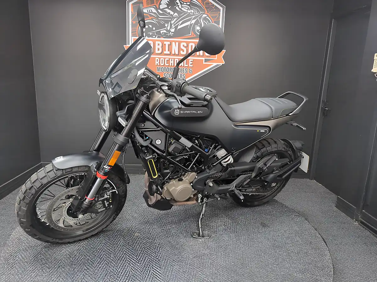 Used 2024 Husqvarna Svartpilen Arrow Black - Interior and Exterior details 6