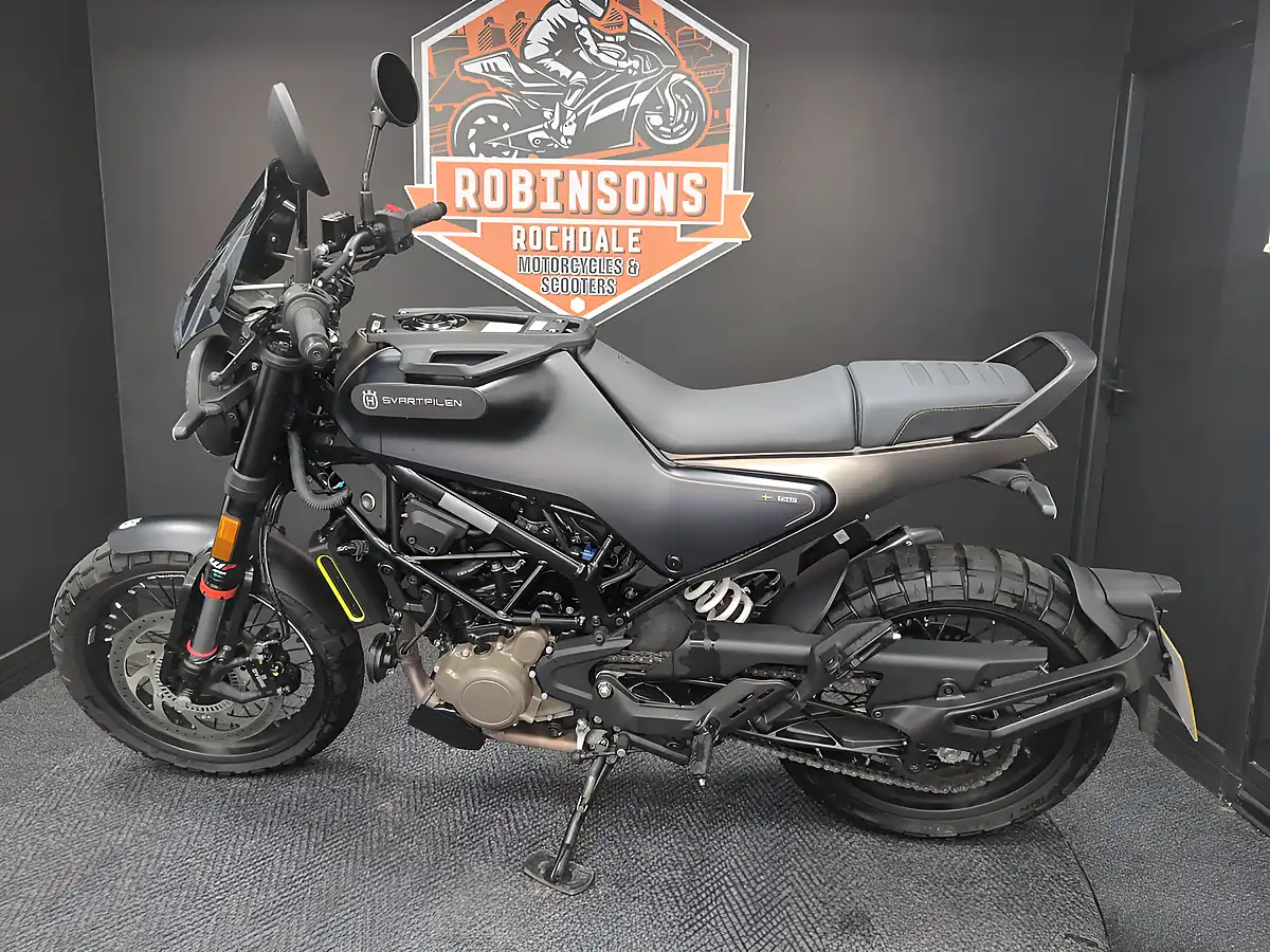 Used 2024 Husqvarna Svartpilen Arrow Black - Interior and Exterior details 7