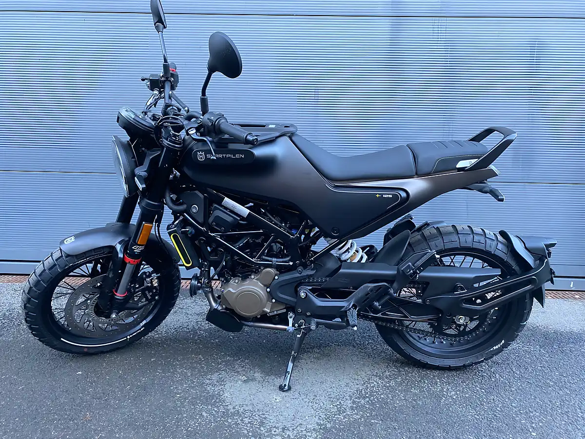 Used 2024 Husqvarna Svartpilen Black - Interior and Exterior details 3