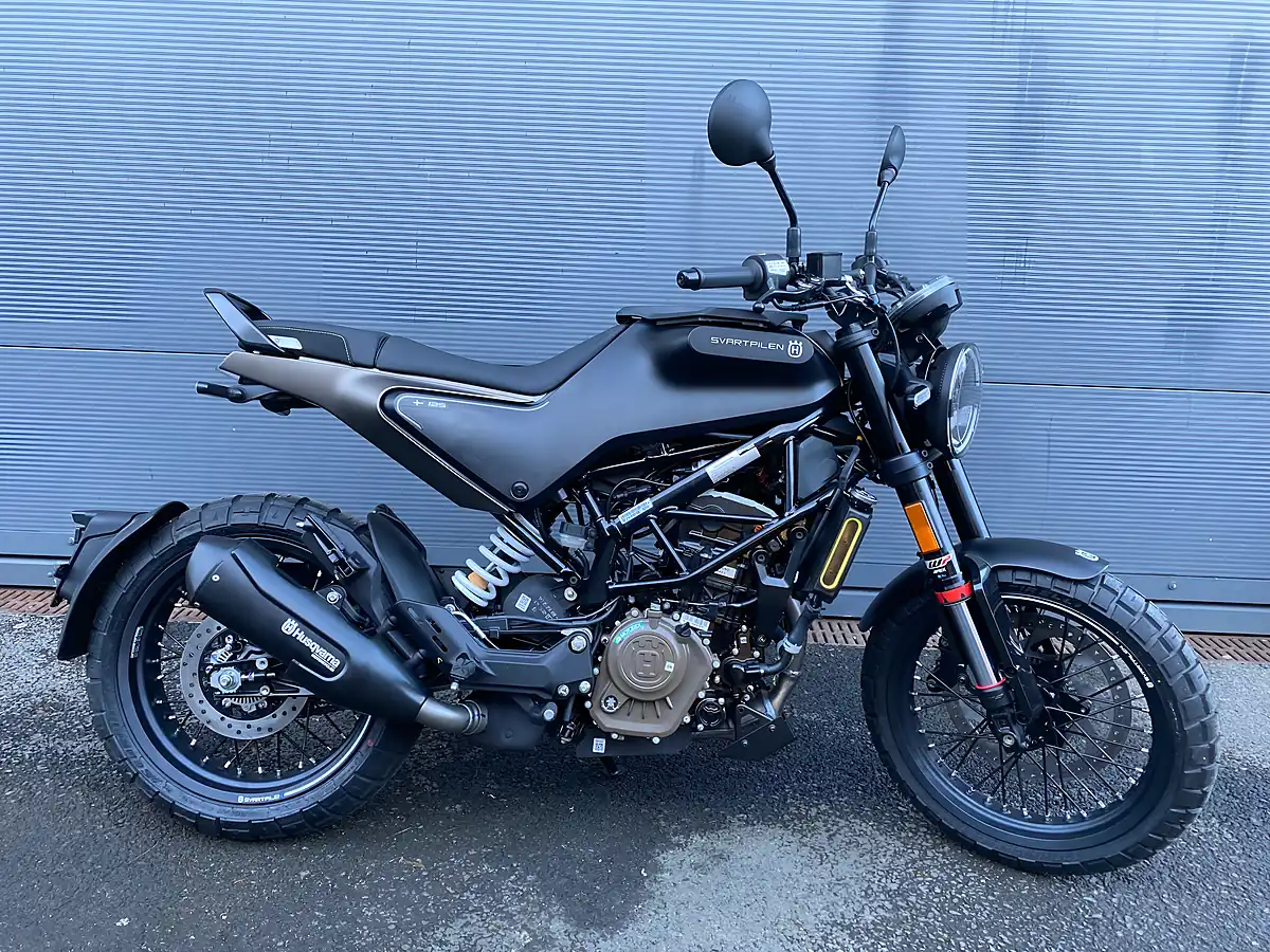 Used 2024 Husqvarna Svartpilen Black - Interior and Exterior details 5