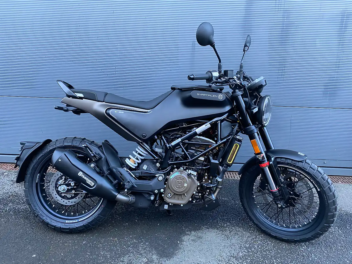 Used 2024 Husqvarna Svartpilen Black - Interior and Exterior details 6