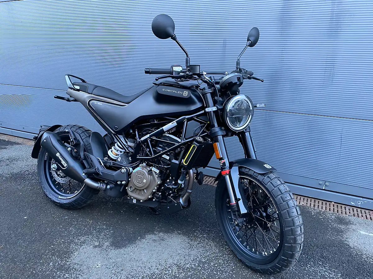 Used 2024 Husqvarna Svartpilen Black - Interior and Exterior details 7