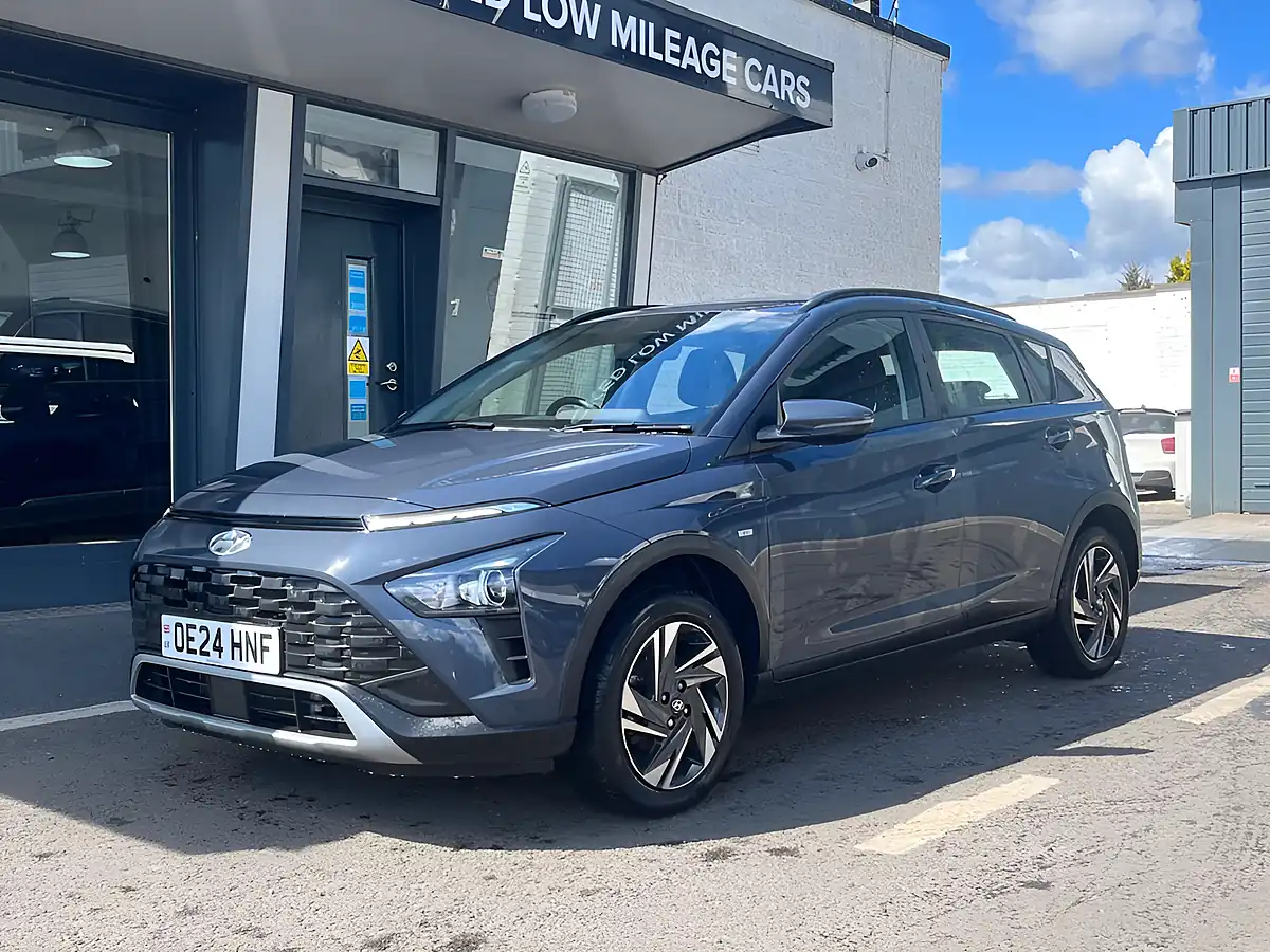 Used 2024 Hyundai Bayon Se Connect Grey - Interior and Exterior details 3