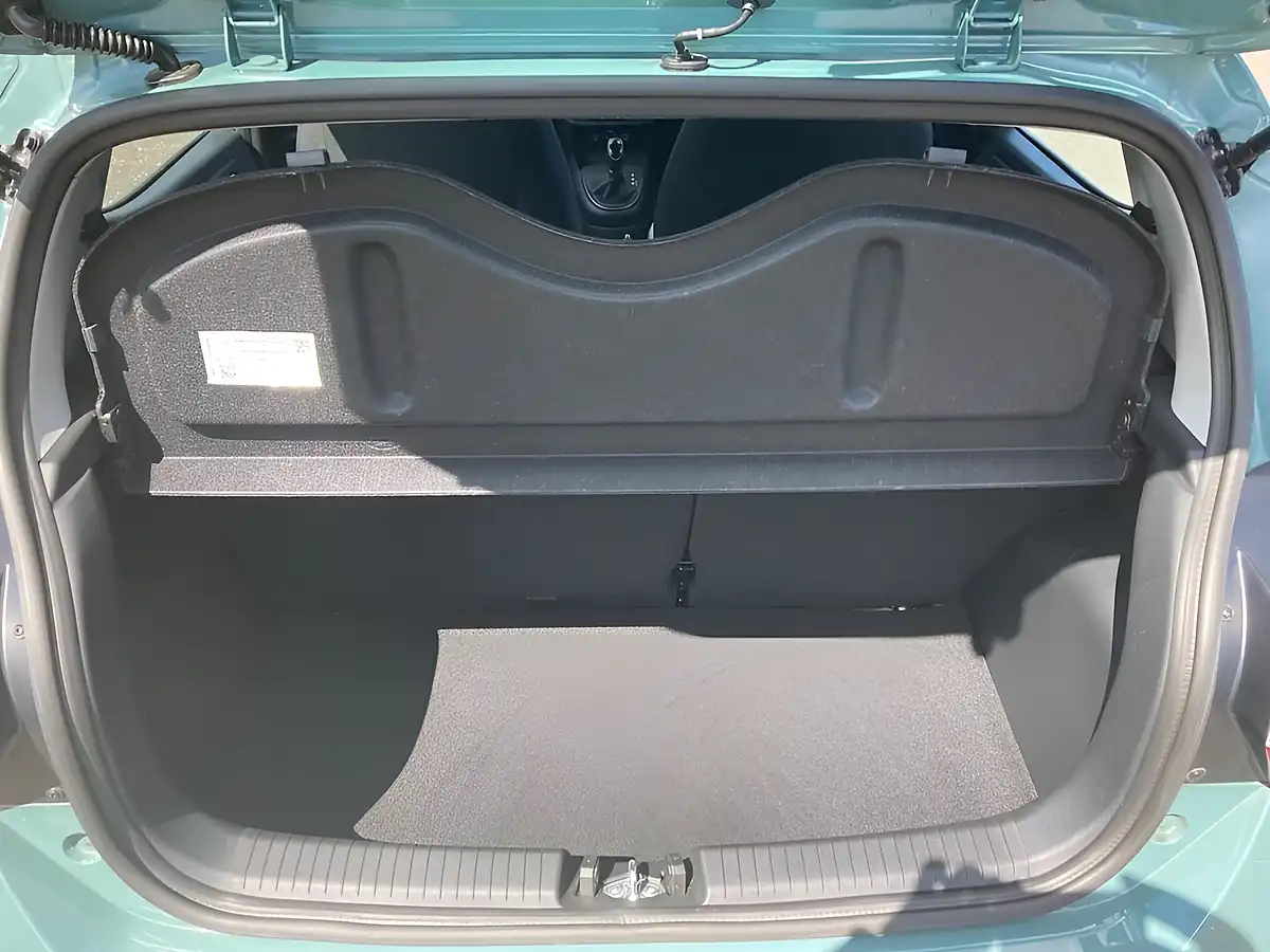 Used 2024 Hyundai i10 Advance Auto Green - Interior and Exterior details 11