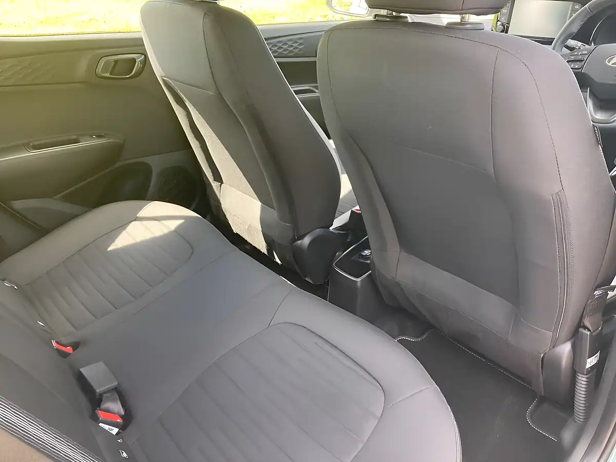 Used 2024 Hyundai i10 Advance Auto Green - Interior and Exterior details 12