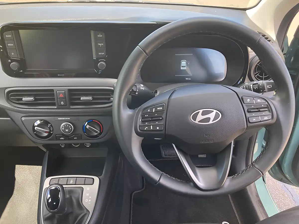 Used 2024 Hyundai i10 Advance Auto Green - Interior and Exterior details 16
