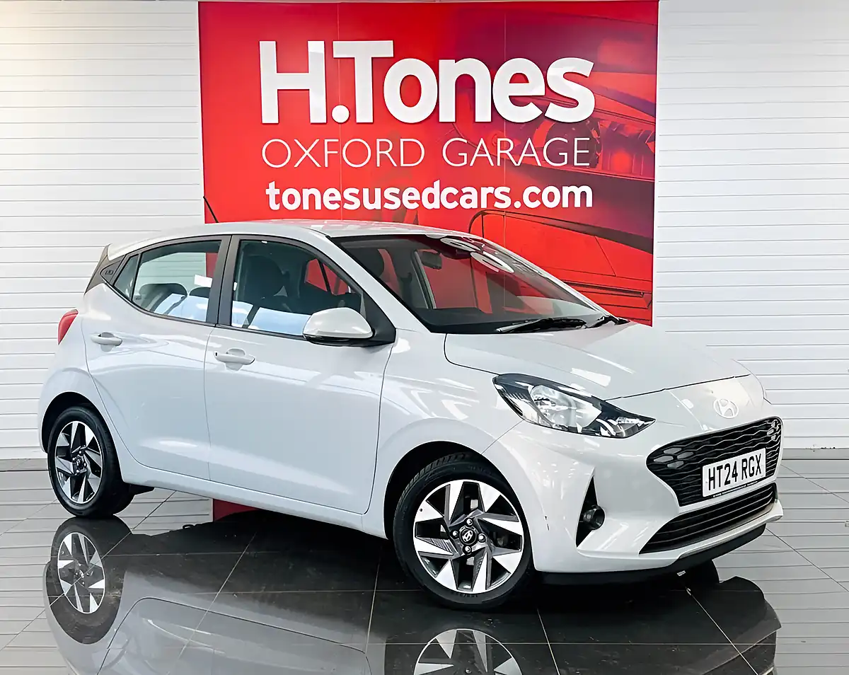 Used 2024 Hyundai I10 Advance Grey - Front View