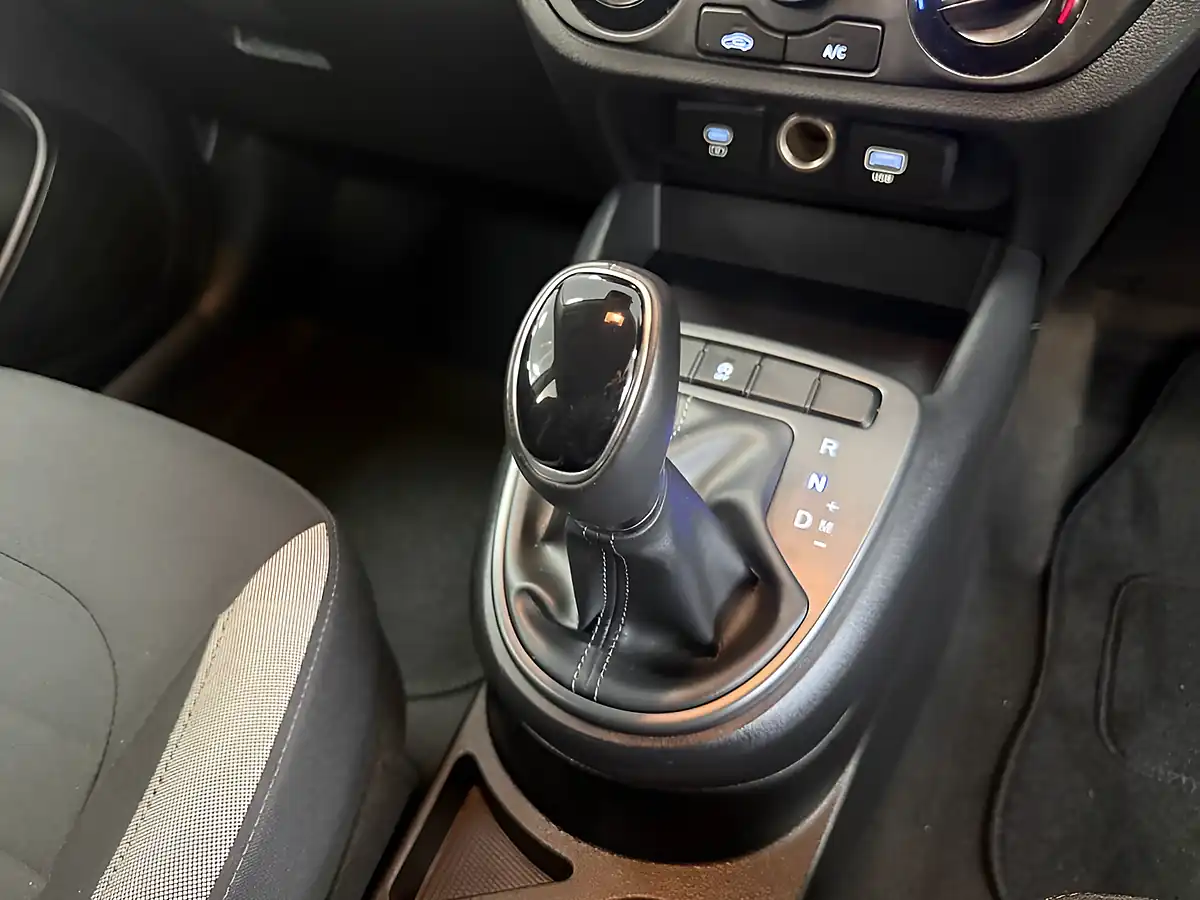 Used 2024 Hyundai I10 Advance Grey - Interior and Exterior details 20
