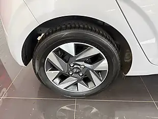 Used 2024 Hyundai I10 Advance Grey - Interior and Exterior details 3