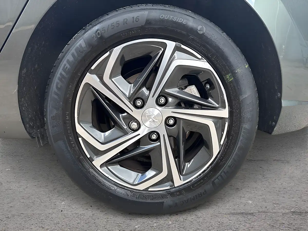 Used 2024 Hyundai i30 Se Connect Cypress Green Pearl - Interior and Exterior details 10