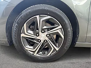 Used 2024 Hyundai i30 Se Connect Cypress Green Pearl - Interior and Exterior details 11