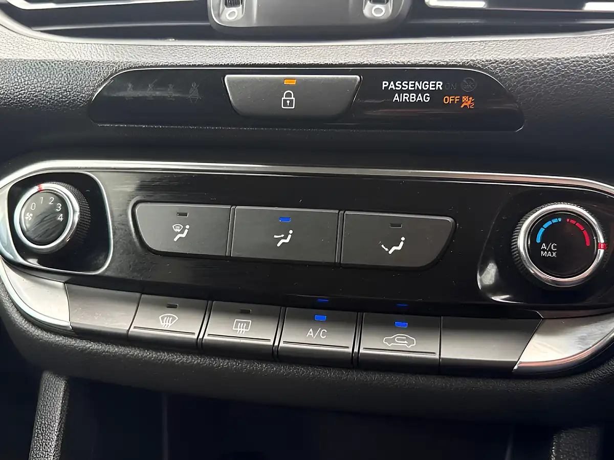 Used 2024 Hyundai i30 Se Connect Cypress Green Pearl - Interior and Exterior details 15