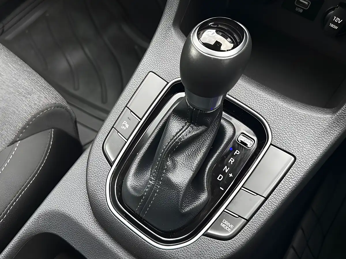 Used 2024 Hyundai i30 Se Connect Cypress Green Pearl - Interior and Exterior details 17