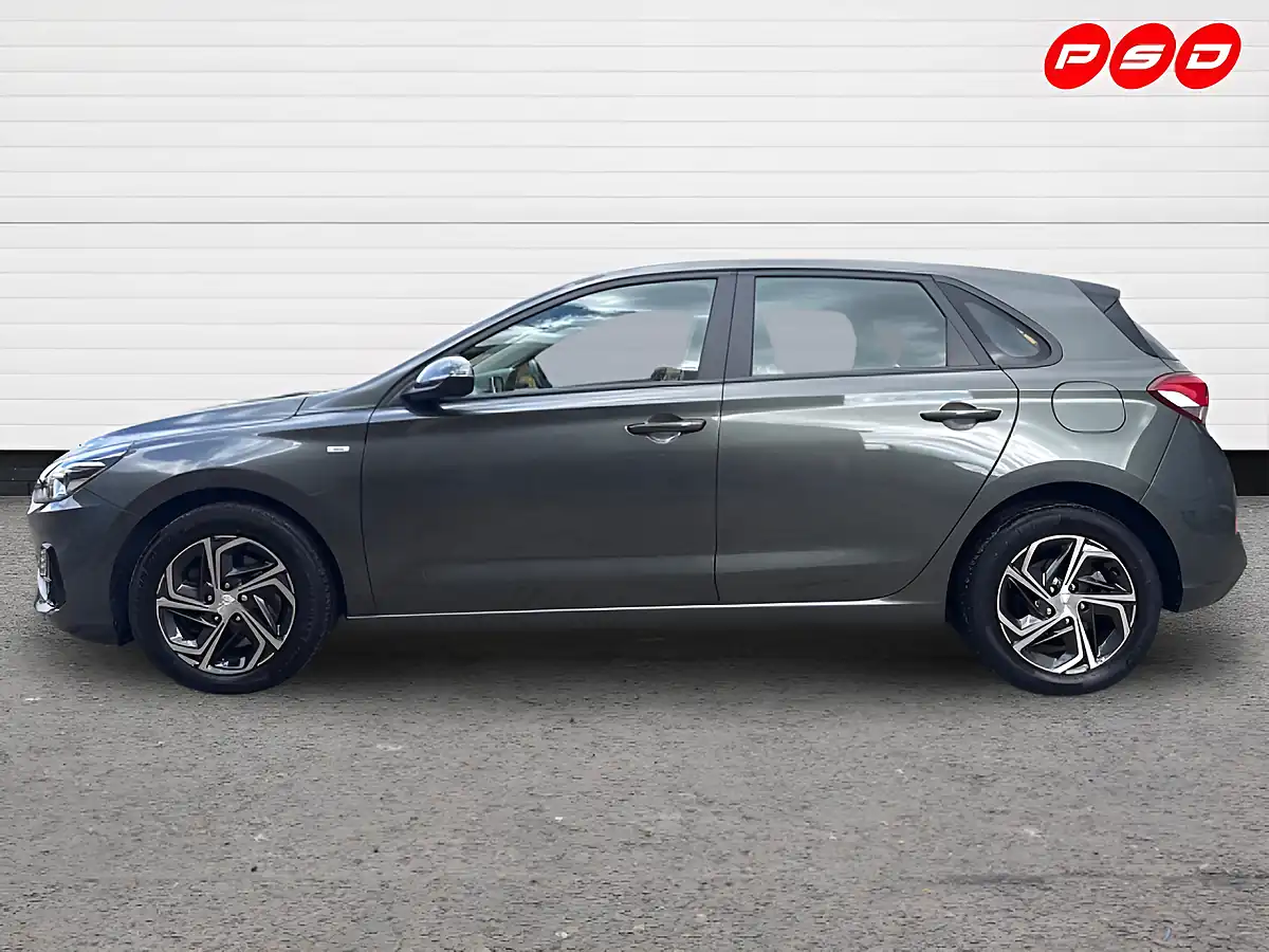 Used 2024 Hyundai i30 Se Connect Cypress Green Pearl - Interior and Exterior details 5