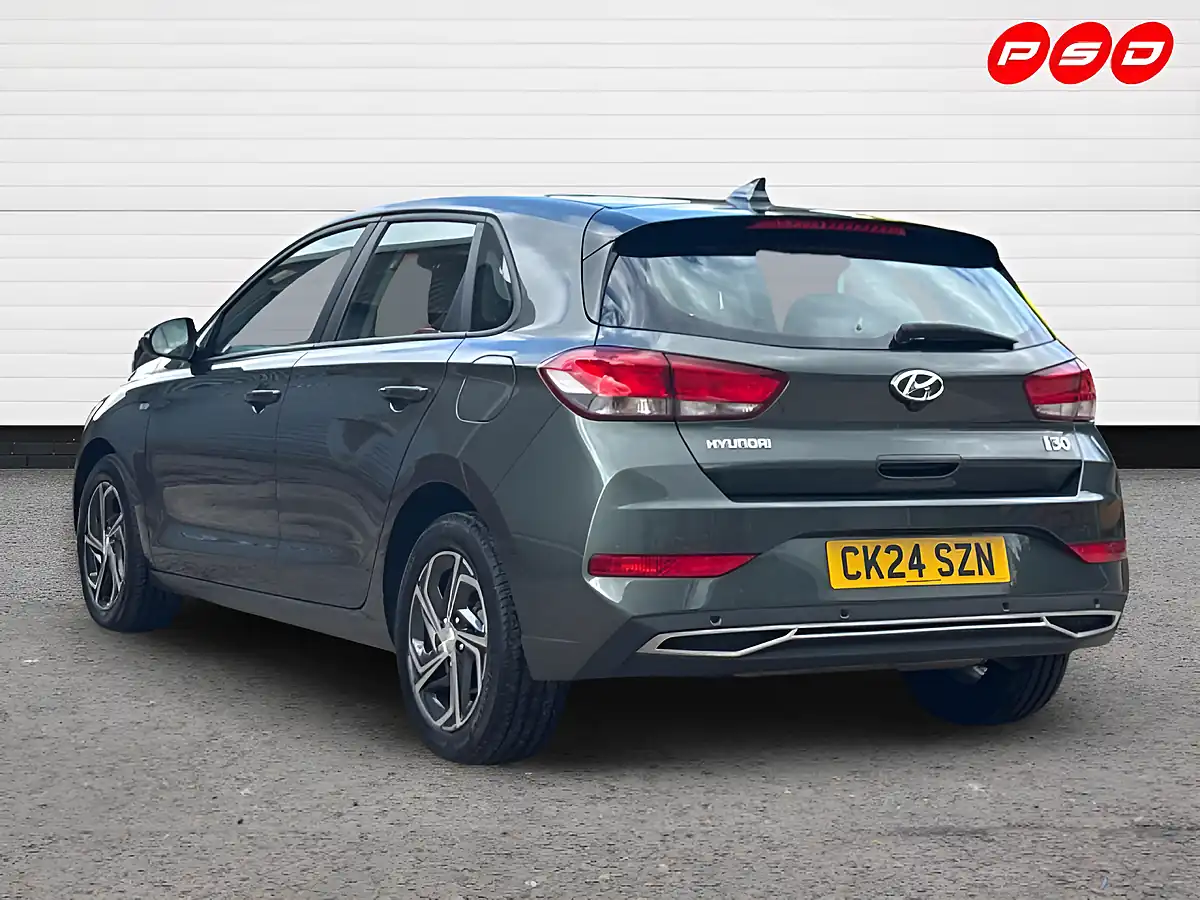 Used 2024 Hyundai i30 Se Connect Cypress Green Pearl - Interior and Exterior details 6