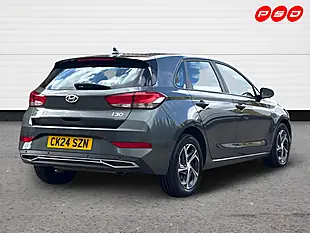 Used 2024 Hyundai i30 Se Connect Cypress Green Pearl - Interior and Exterior details 8