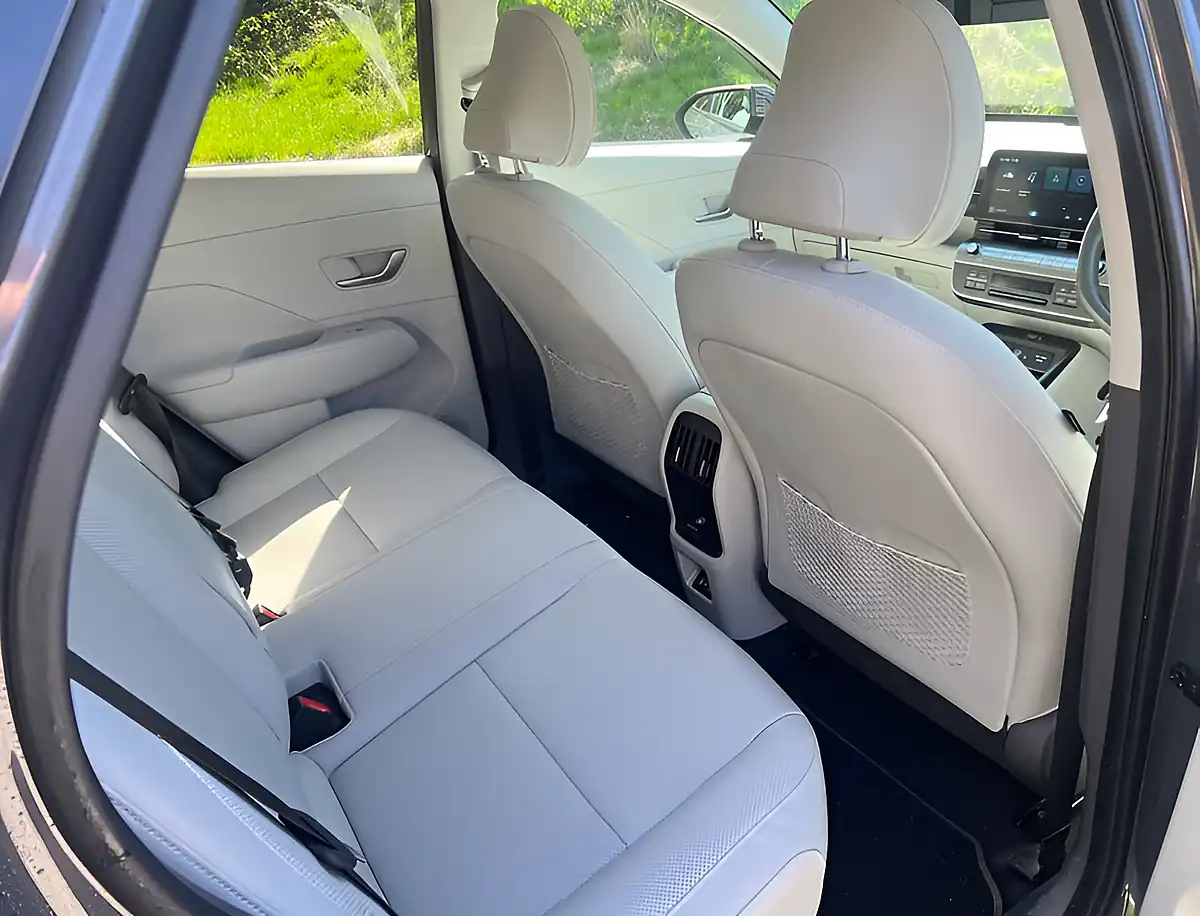 Used 2024 Hyundai Kona Ultimate Ecotronic Grey - Interior and Exterior details 11