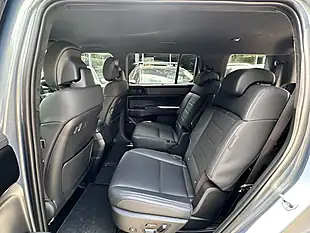 Used 2024 Hyundai Santa Fe Calligraphy Pebble Blue - Interior and Exterior details 10