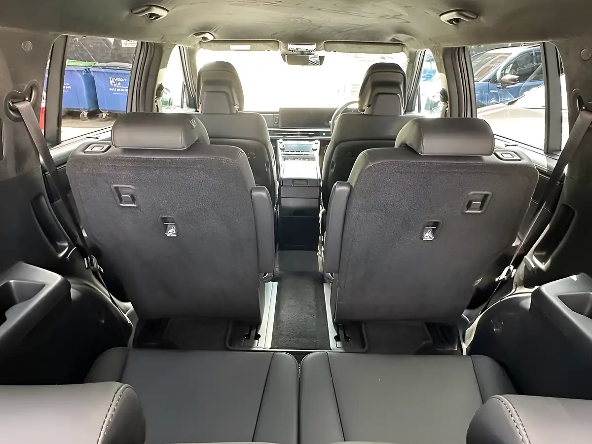 Used 2024 Hyundai Santa Fe Calligraphy Pebble Blue - Interior and Exterior details 11