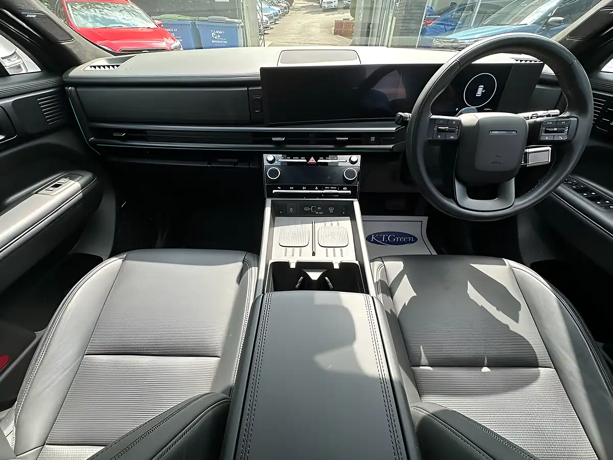Used 2024 Hyundai Santa Fe Calligraphy Pebble Blue - Interior and Exterior details 9
