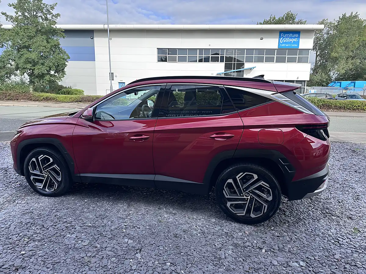 Used 2024 Hyundai Tucson Ultimate Red - Interior and Exterior details 8