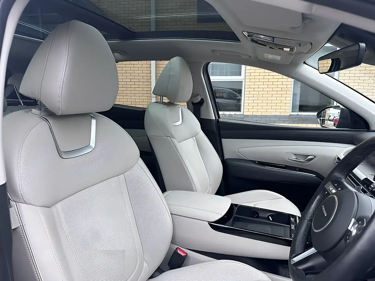 Used 2024 Hyundai Tucson Ultimate Silver - Interior and Exterior details 12
