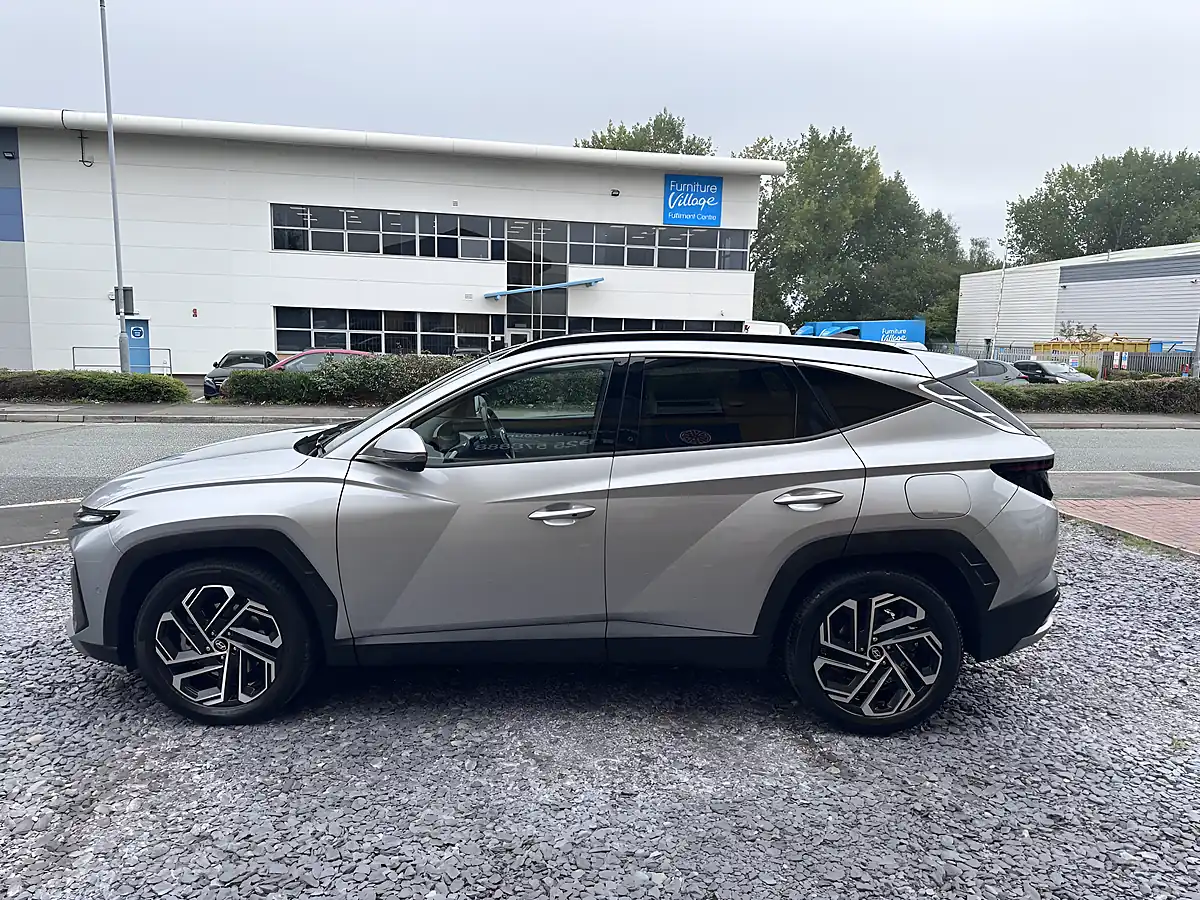 Used 2024 Hyundai Tucson Ultimate Silver - Interior and Exterior details 7