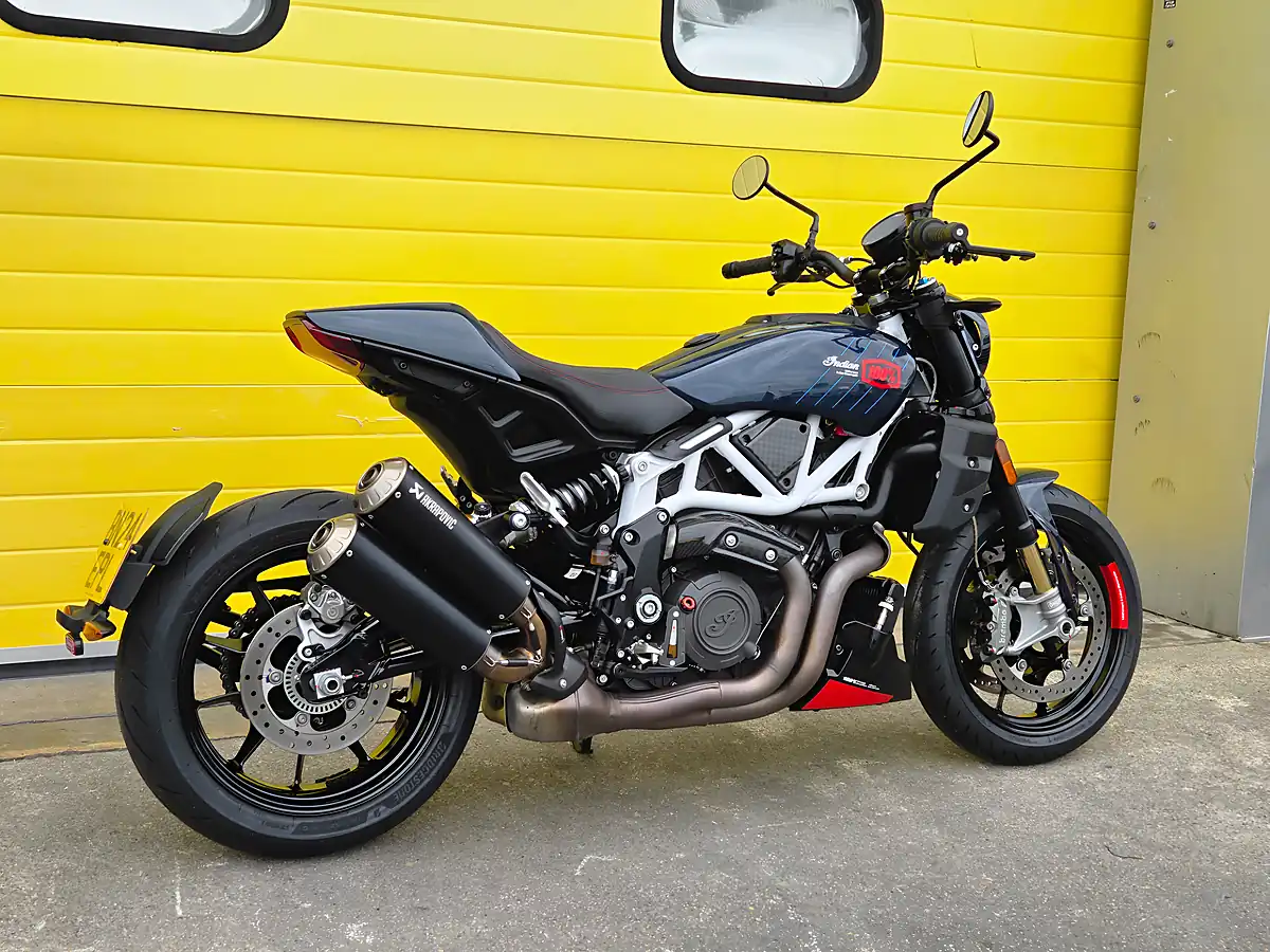 Used 2024 Indian Ftr R Carbon Blue - Interior and Exterior details 4